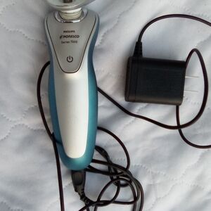 Philips Norelco Series 7000 Electric Shaver - Blue and Silver